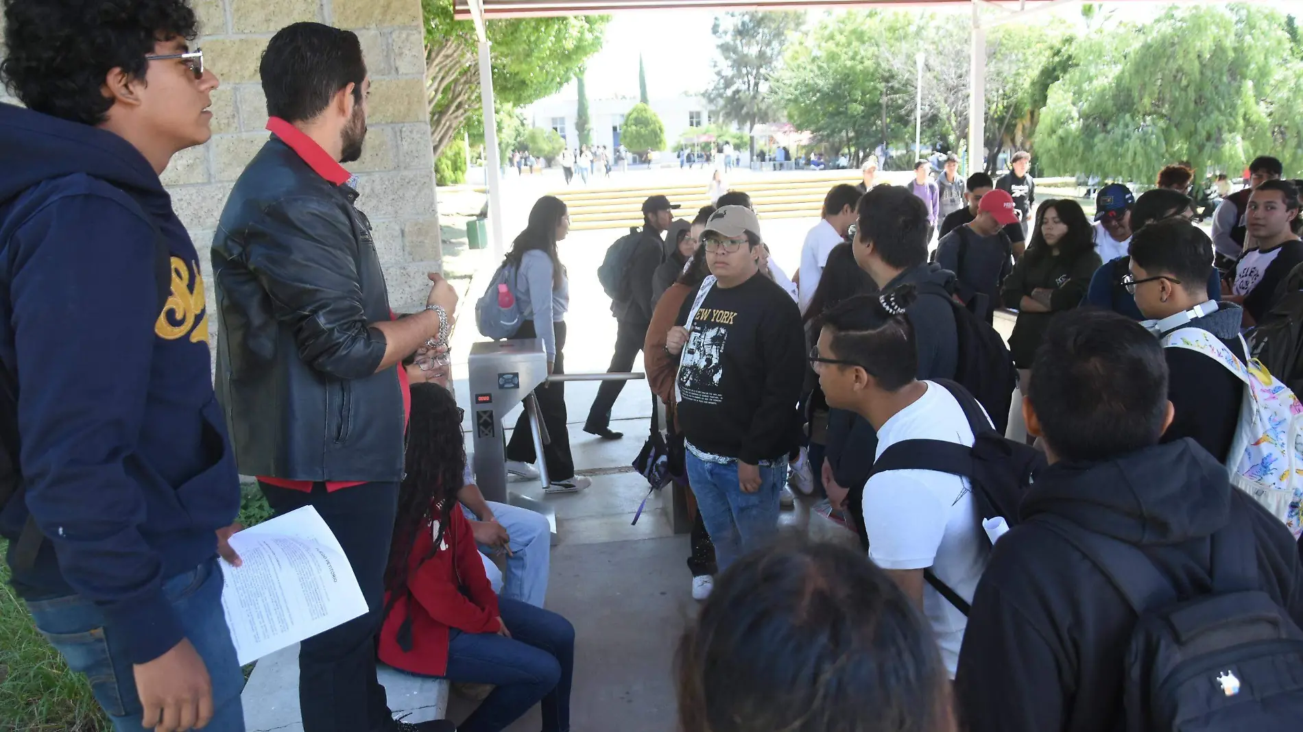 Estudiantes del ITESI exigen a autoridades académicas mejoras en matrícula, infraestructura, seguridad y educación (2)